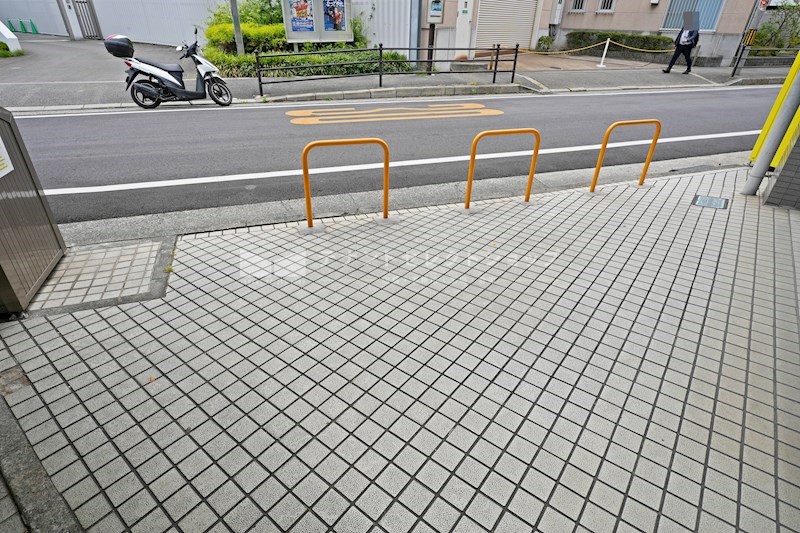 貸店舗・事務所　八尾市 北本町２丁目　広さ約２６坪　軽飲食可　路面店　角区画　アンリハイツ その他