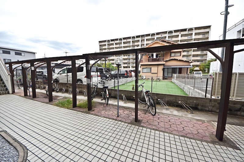 貸店舗・事務所　八尾市 北本町２丁目　広さ約２６坪　軽飲食可　路面店　角区画　アンリハイツ その他