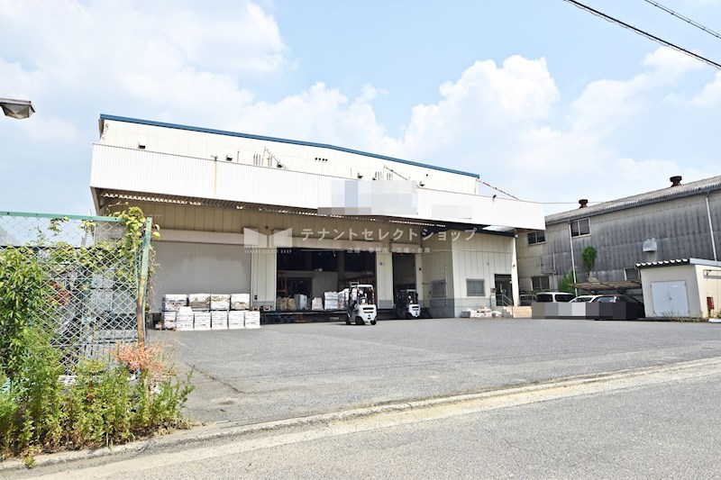 貸倉庫・工場　八尾市 老原９丁目　広さ延べ約９５０坪　前面駐車スペースあり　工業地域　八尾市老原倉庫 外観