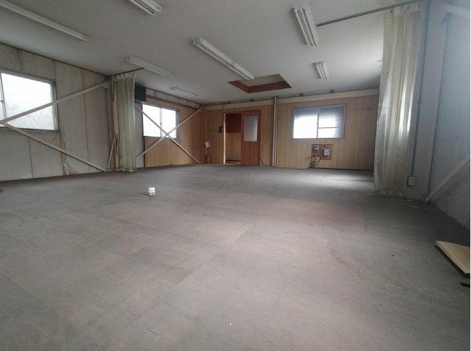 貸倉庫・工場　八尾市 太田新町３丁目　広さ延べ約１２７坪　準工業地域 リビング