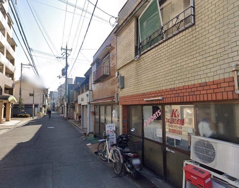 貸店舗・事務所　東大阪市 足代３丁目　広さ延べ約１８坪　近隣商業地域　貸テラス 東大阪市足代 玄関