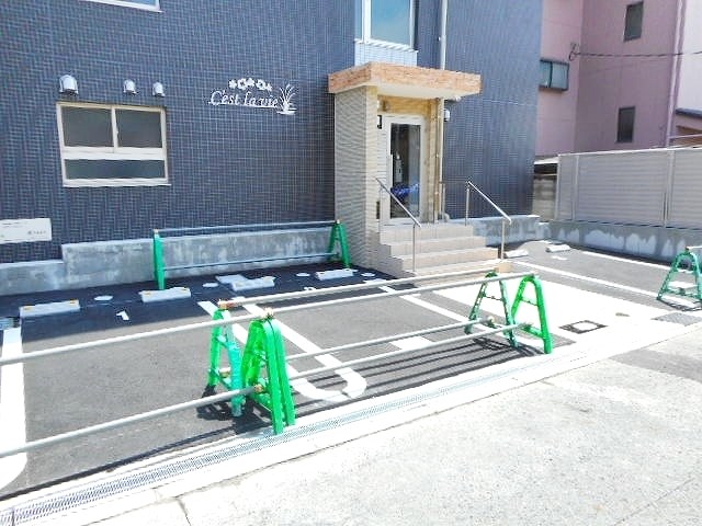 セラヴィ 駐車場