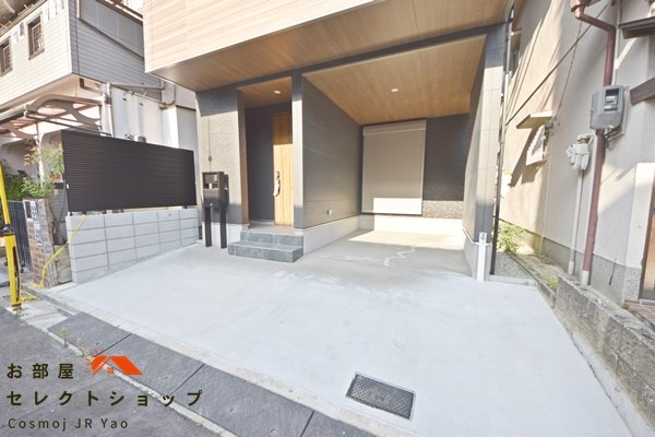 八尾市小畑町１丁目 新築戸建て 駐車場