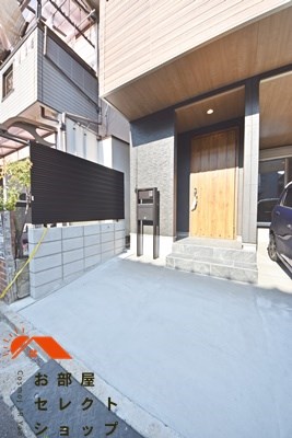八尾市小畑町１丁目 新築戸建て 玄関