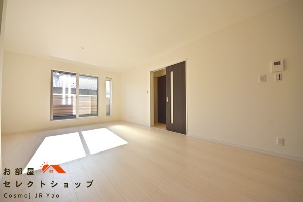 八尾市小畑町１丁目 新築戸建て リビング
