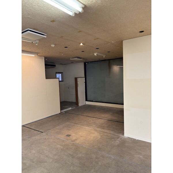 貸店舗・事務所　東大阪市 足代新町　広さ約１９坪　トイレあり　EVあり　エルドムス陽光一番館 ベッドルーム