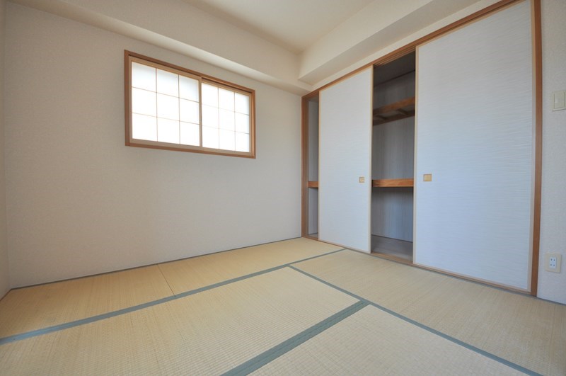 エスリード八尾本町 収納