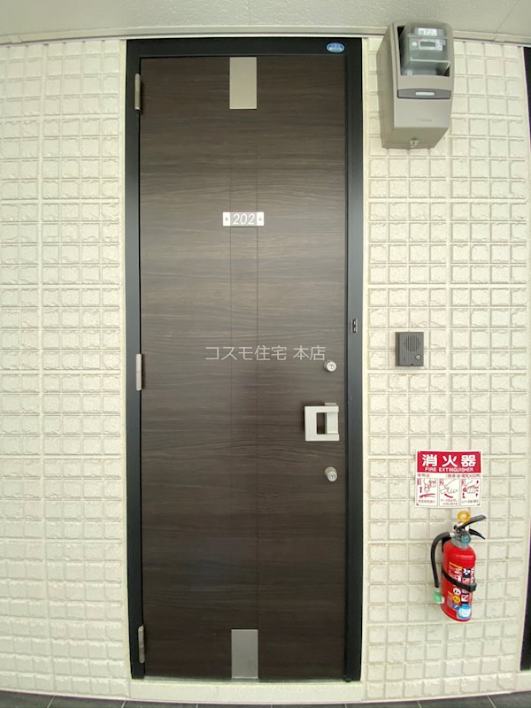 メゾンエルドオレ 玄関