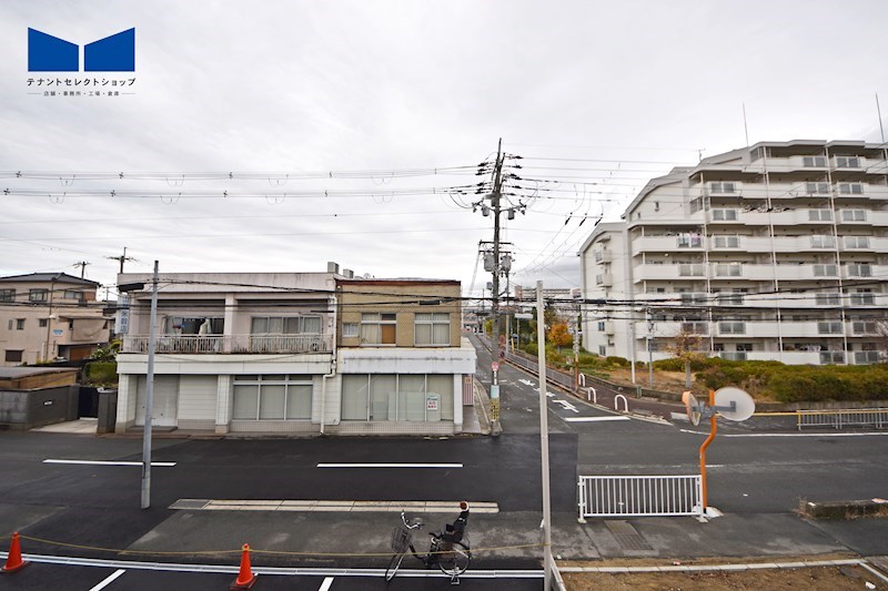貸倉庫・事務所　八尾市 田井中４丁目　広さ延べ１６坪　駐車スペース３台分　新築ガレージハウス　B-Base 眺望