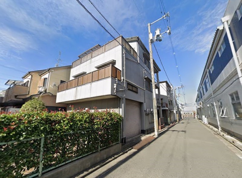 貸倉庫・工場　八尾市 太田新町２丁目　広さ約２３坪　駐車場無料　トイレあり　工業地域 リビング