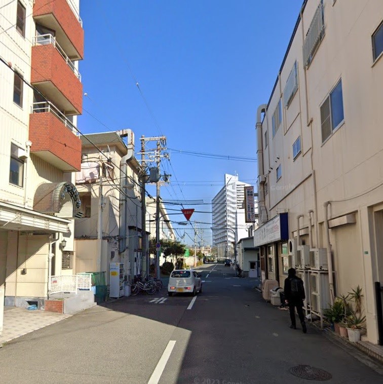 貸店舗・事務所　大阪市 平野区 平野北１丁目　広さ延べ約７８坪　飲食店居抜き店舗 ベランダ