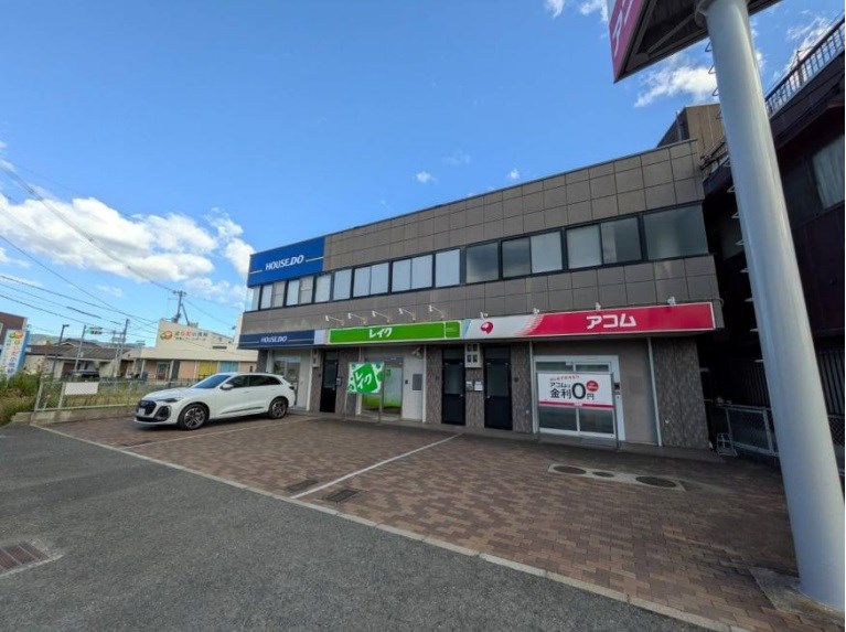貸店舗・事務所　八尾市 南太子堂６丁目　広さ延べ約３８坪　前面駐車スペースあり　原田コンパクトオフィス 外観