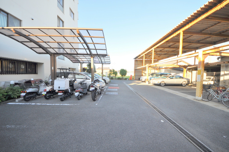 サンライズ東宝マンション 駐車場