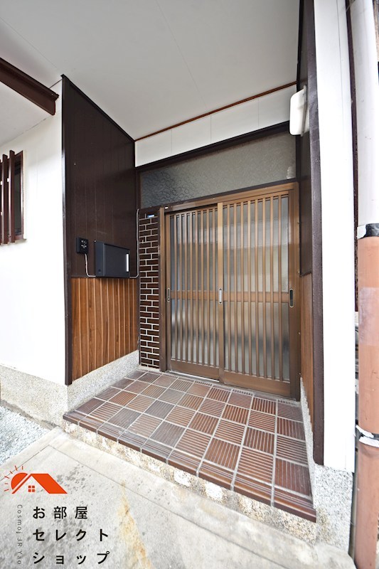 高安町北５丁目テラスハウス 玄関