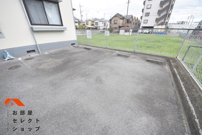 メゾンフランソワ 駐車場