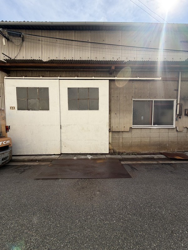 貸工場・倉庫　八尾市 竹渕西３丁目　広さ約２０坪　トイレあり　八尾竹渕貸工場 玄関