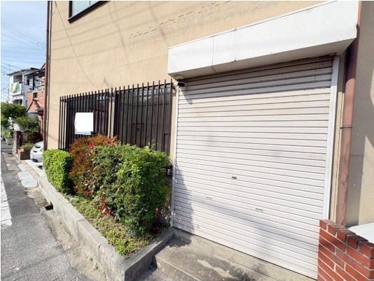 貸店舗・事務所　八尾市 天王寺屋４丁目　広さ延べ約１５坪　天王寺屋車庫付き事務所 その他