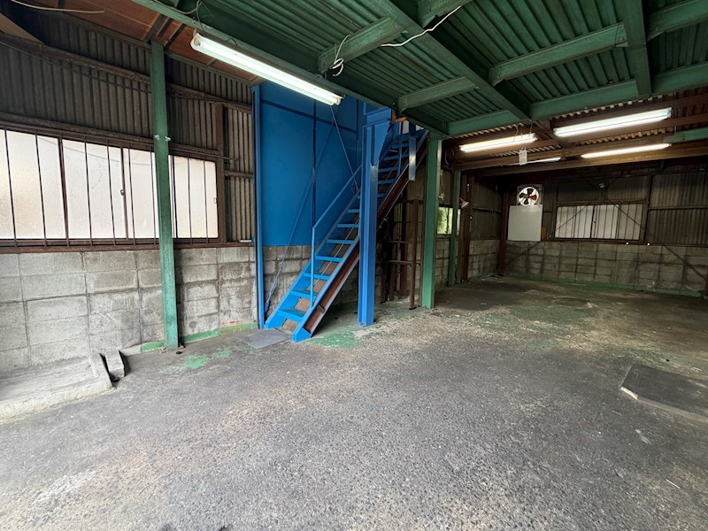 貸工場・倉庫　八尾市 山賀町１丁目　広さ約１５坪　前面車寄せスペース有り　八尾工場　11 外観