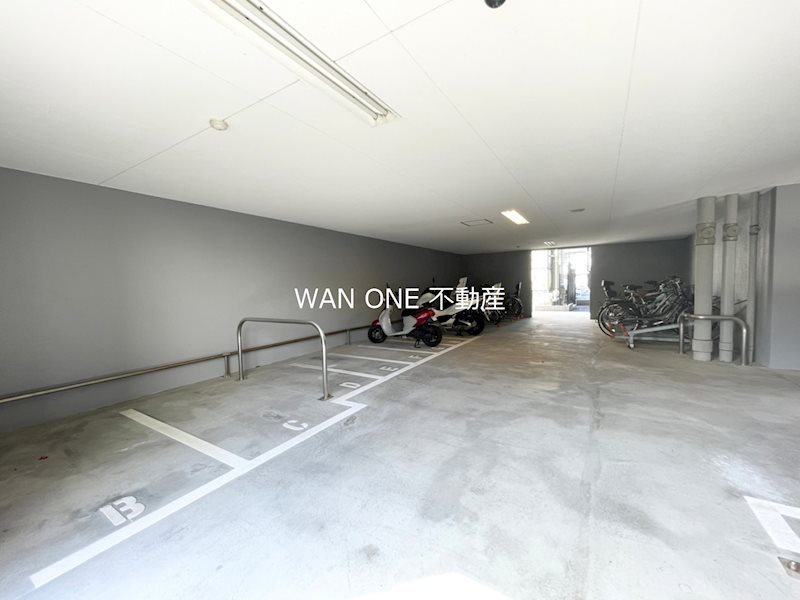 プレサンスロジェ浜松 駐車場