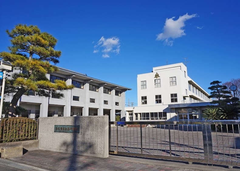 ウェルサイドガーデン 中学校