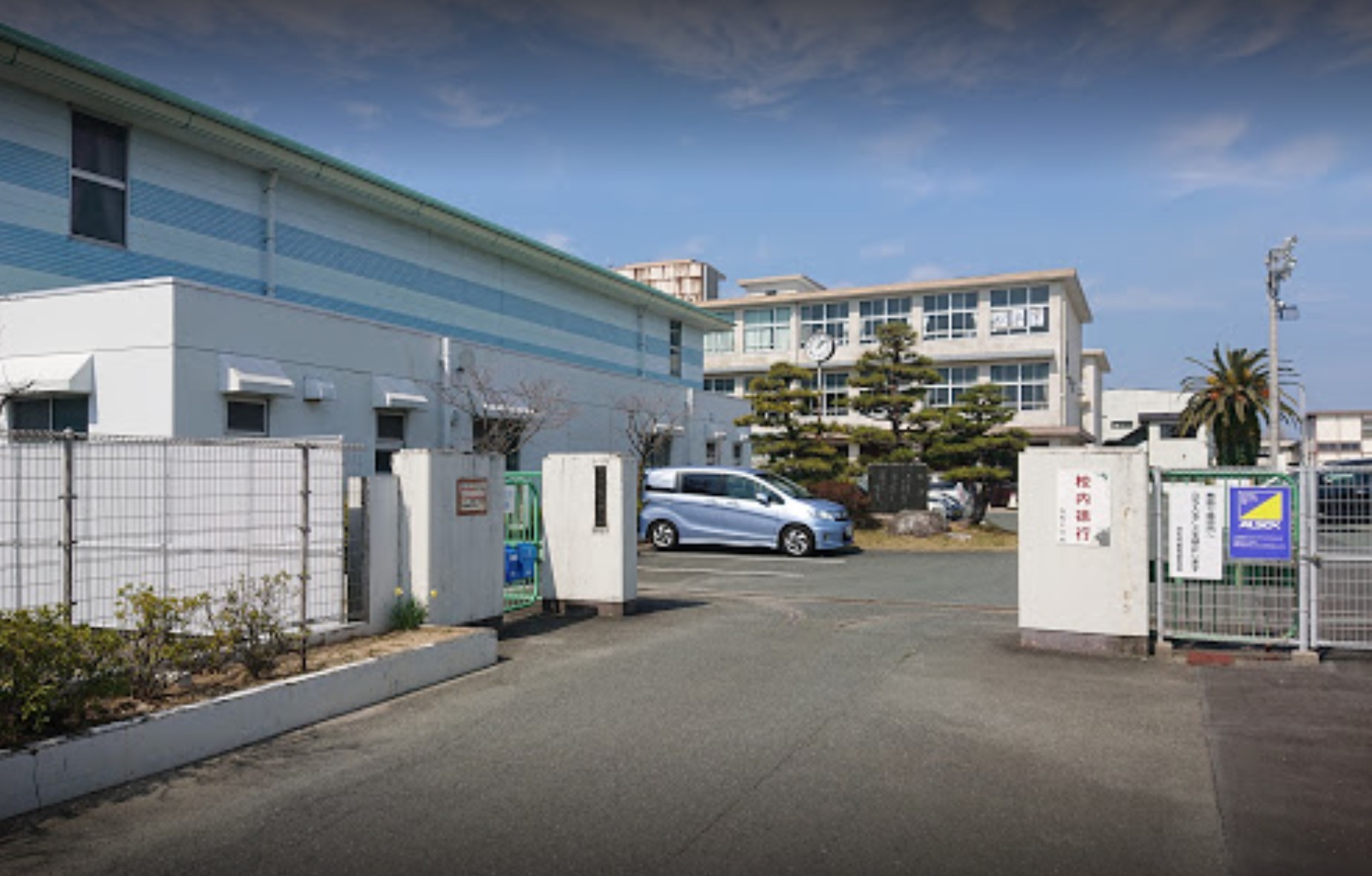 R-Garage助信 中学校
