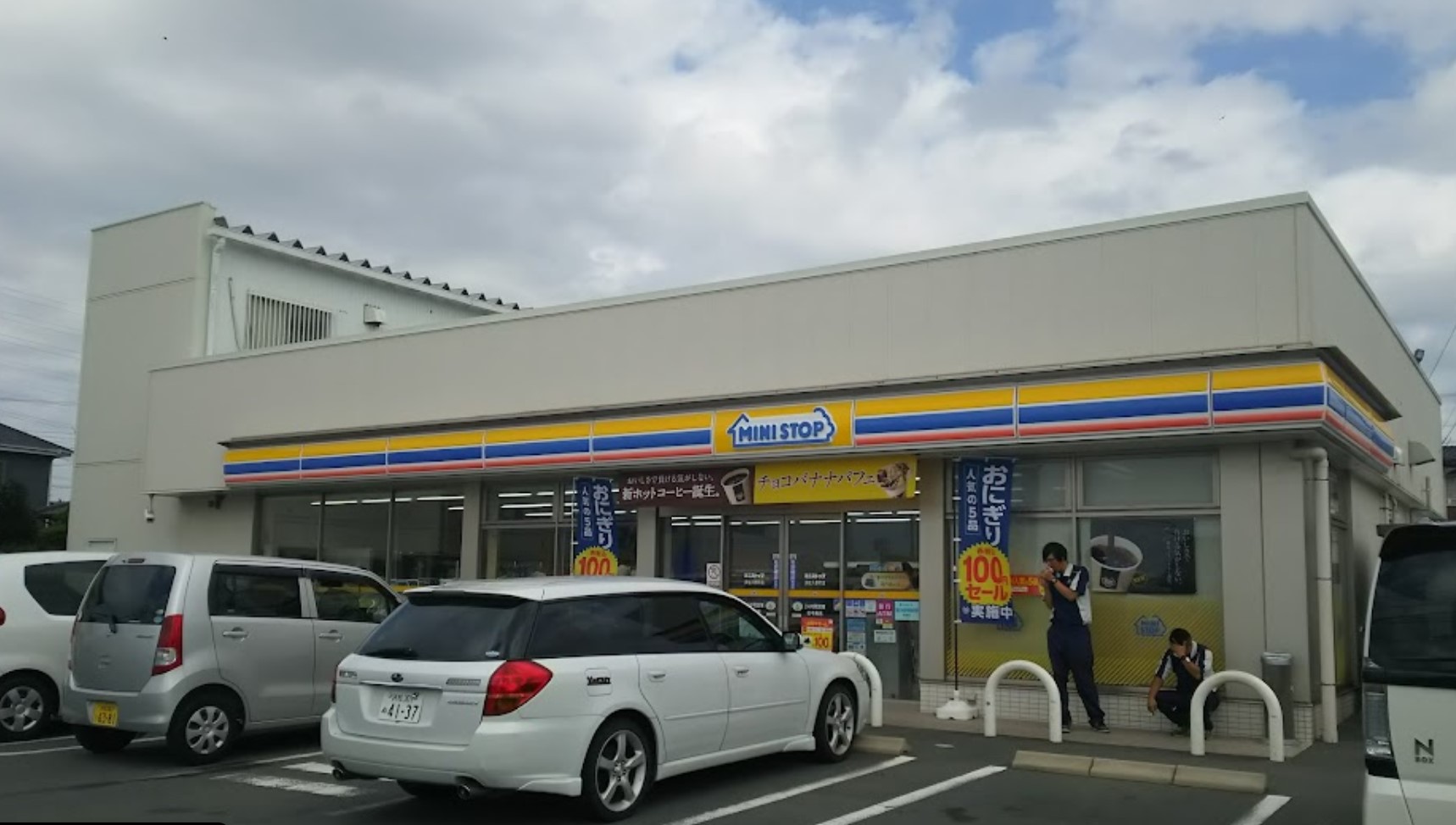 ウエストタウンテラス北棟 コンビニ