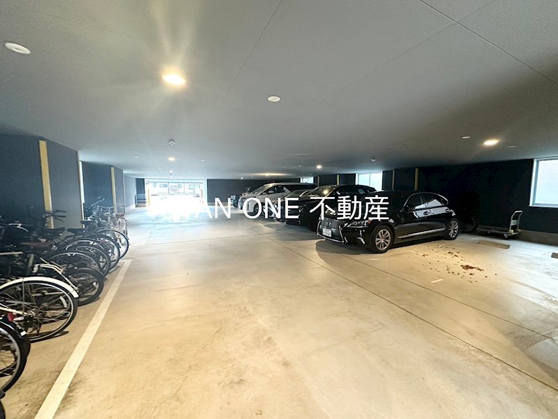 Tribute Central 駐車場