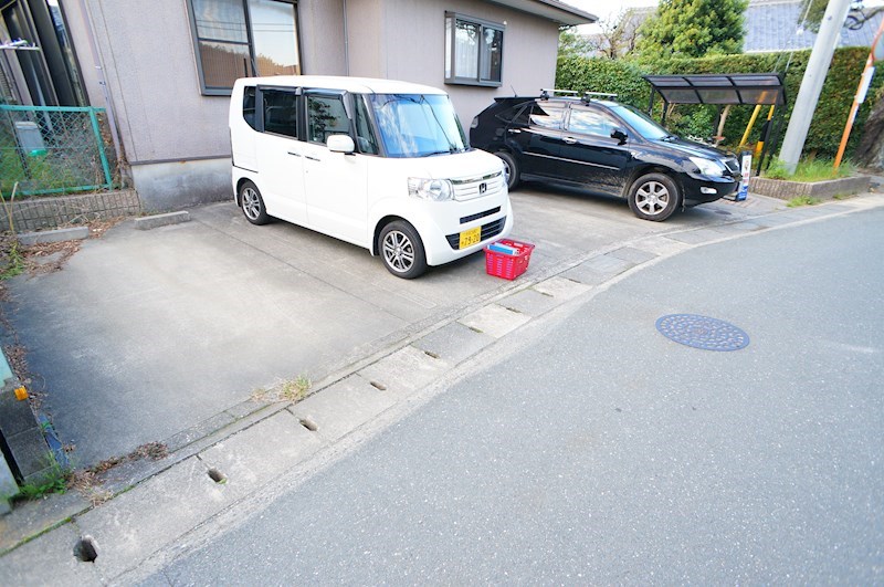 松本貸家 駐車場