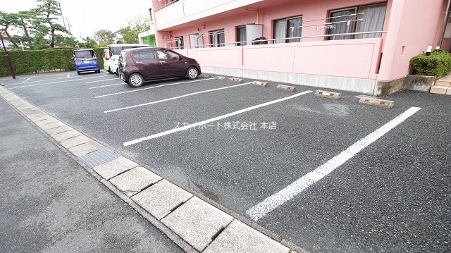 シニアステージツカダ 駐車場