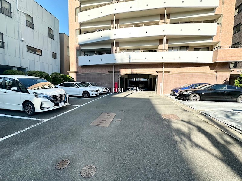 中央ハイツ海老塚 駐車場