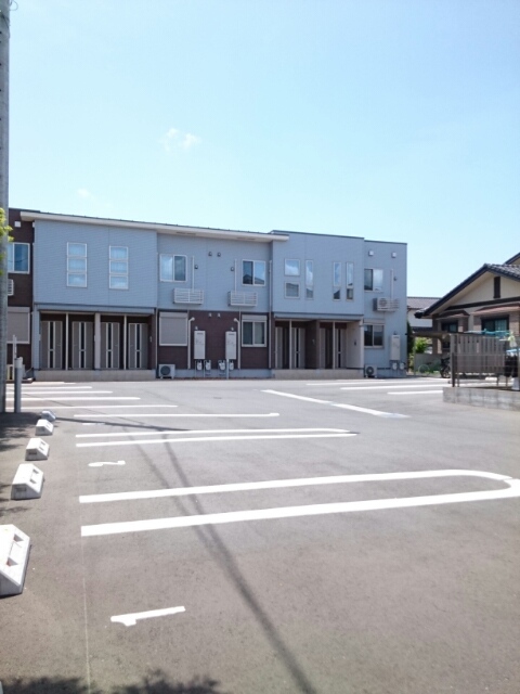 ル・ソレイユ 駐車場