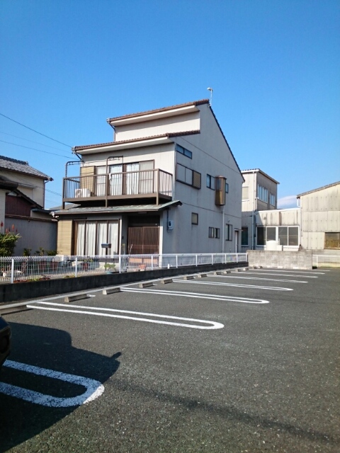アブニール 駐車場