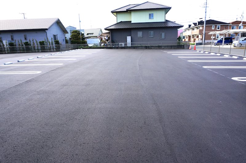 マーベラス・フォー 駐車場
