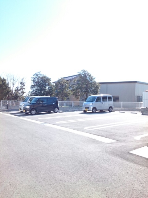 プラテリア 駐車場