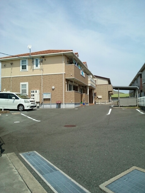 バーディクレフＤ 駐車場