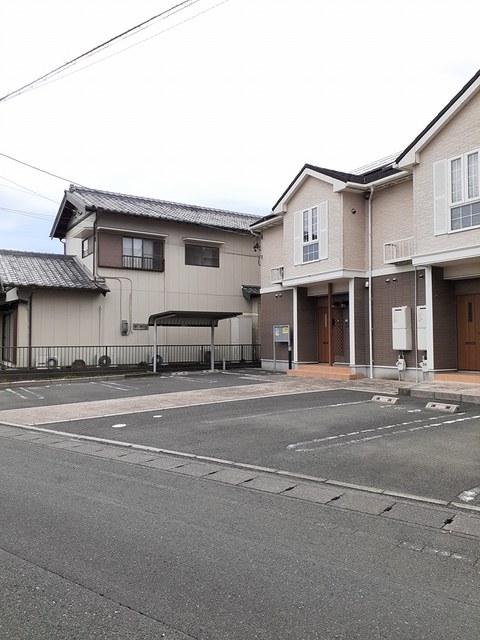 コンチェルト 駐車場