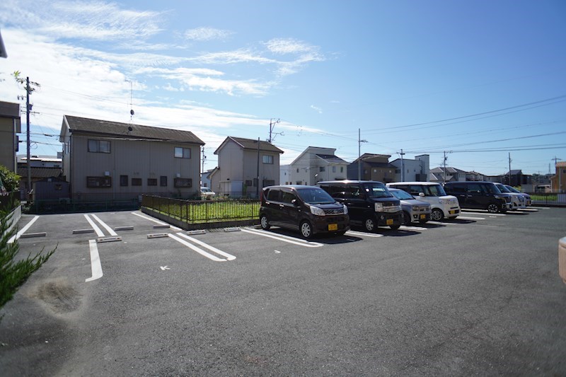 プリシードナイン 駐車場