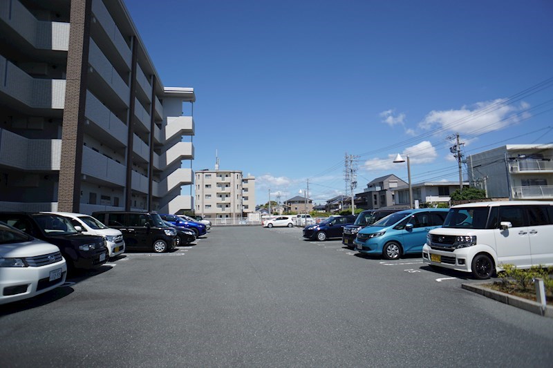 エクセルシア 駐車場