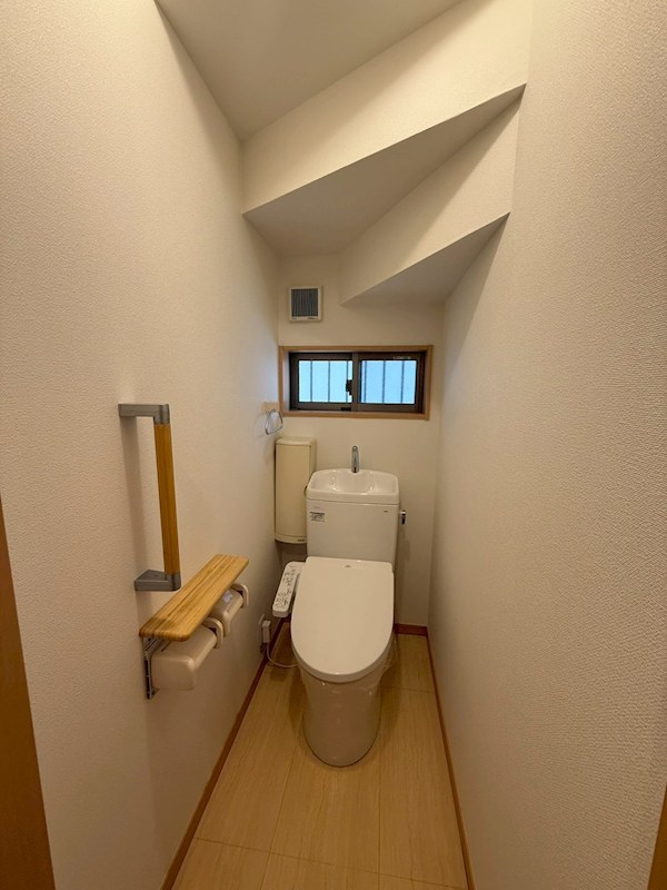 安新町戸建 トイレ