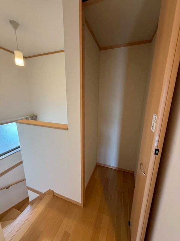 安新町戸建 収納