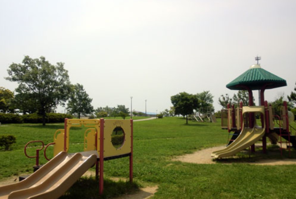 小沢渡町貸家 公園