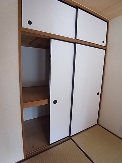 リヴェールセントラルハイツ 収納