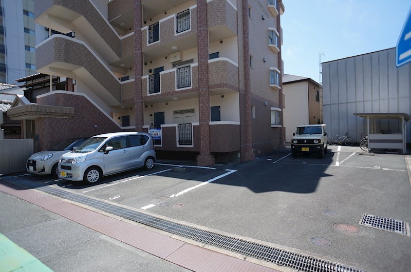テノン元浜 駐車場