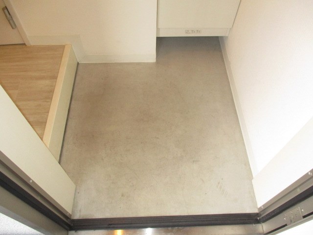 フラットフォース 玄関