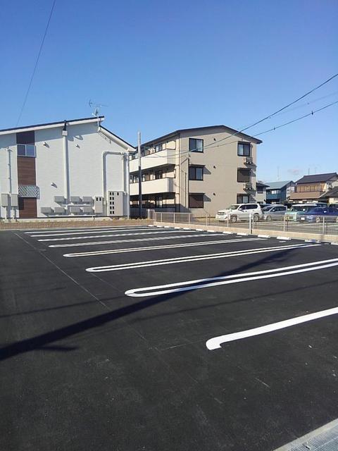 サフィール 駐車場