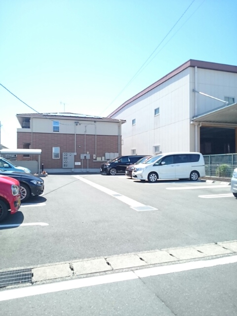 エレガンス三島 駐車場