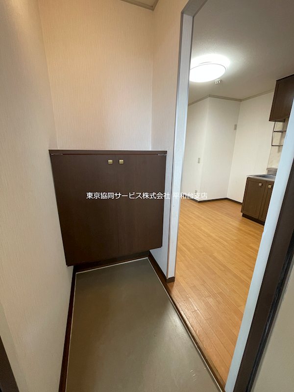 フラット・サンフラワー 玄関