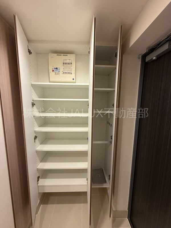 クローバー神田紺屋町 収納