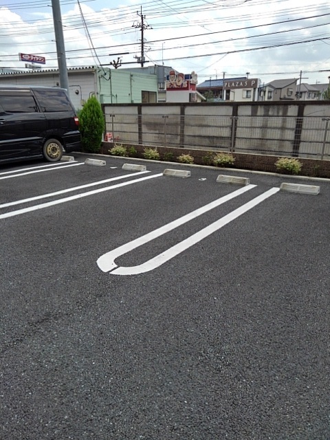 サン　クレア 駐車場
