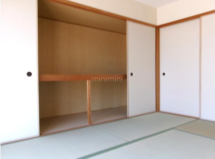 オーキッド山下 収納
